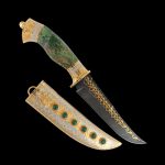 Each gift knife from the masters of Zlatoust is a vivid example of handmade and inspired collective creativity. Weapon makers, artists and engravers worthily keep and develop the Zlatoust traditions of metal decoration.