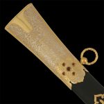 Widening the sheath of the arabic sword at the hilt