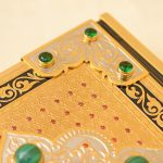 Inlay stones in gold